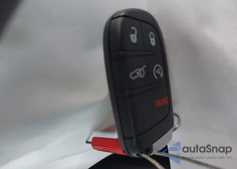 2021 Jeep Grand Cherokee Laredo X 4X4 z USA, uszkodzony, nr VIN 1C4RJFAGXMC676138